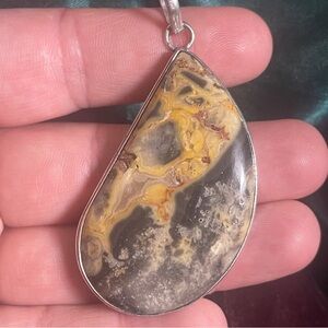 Crazy lace agate pendant